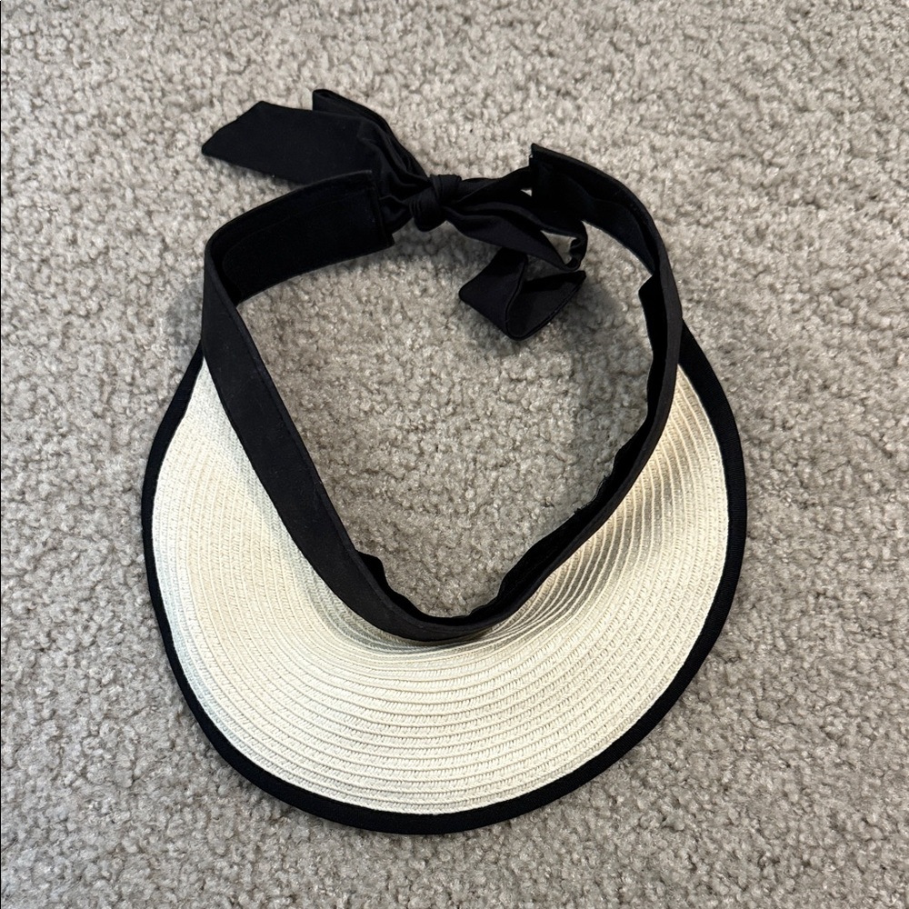 GAP Black and Cream Women's Visor